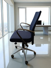 Scaun birou Vitra Antonio Citterio – ergonomic, albastru închis – second hand